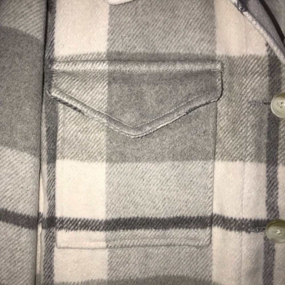 AE - Plaid Button-Up Shacket - Picture 3 of 10